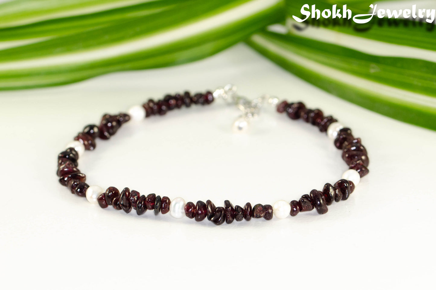 Freshwater Pearls and Garnet Crystal Chip Choker Necklace for women.