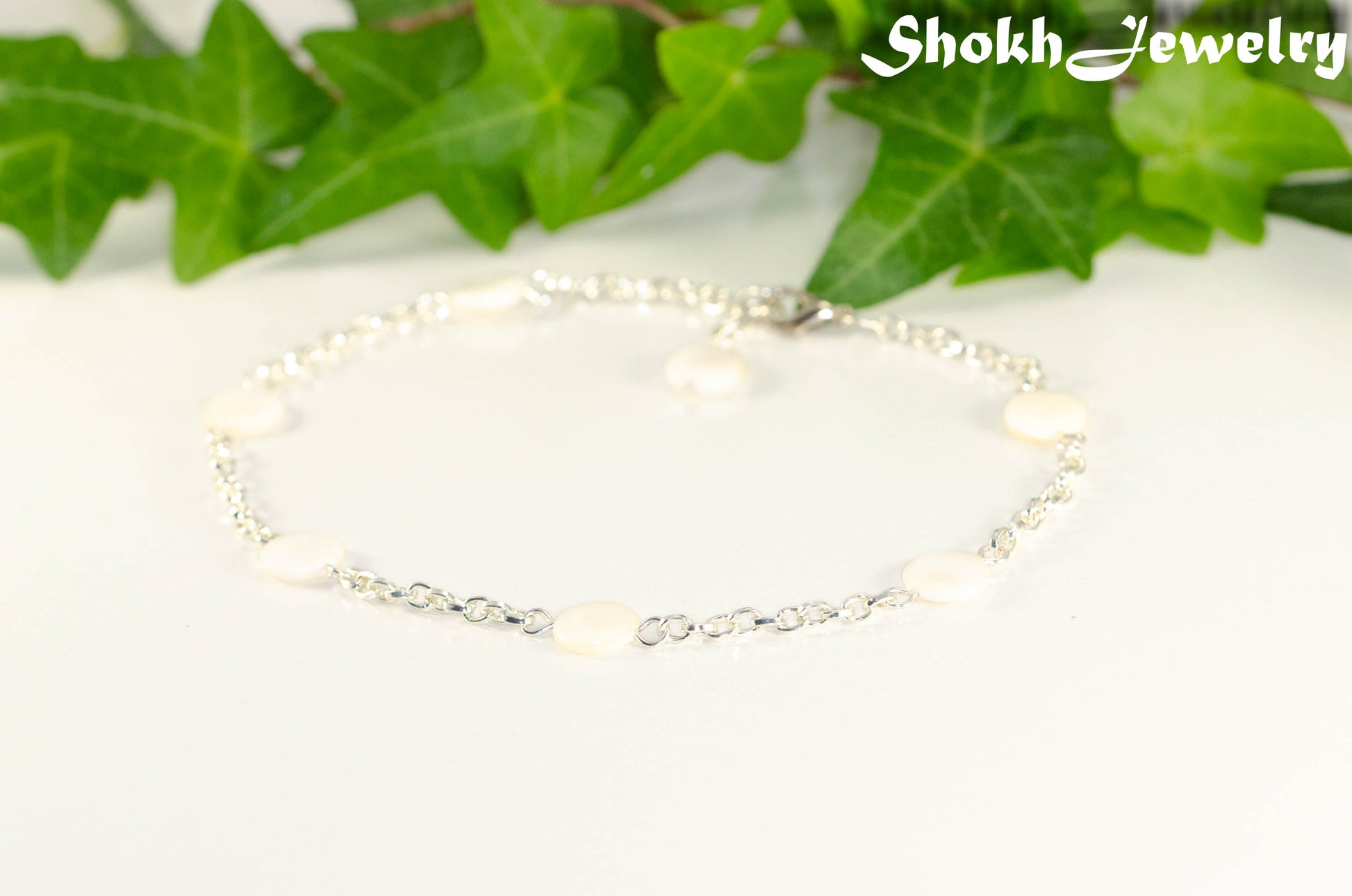 Seashell and Dainty Chain Choker Necklace for women.